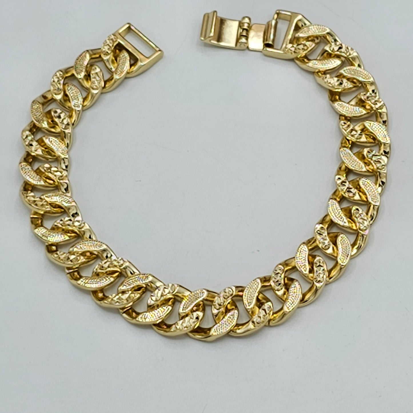 Bracelets - 14K Gold Plated. Cuban Chain Bracelet - 10mm