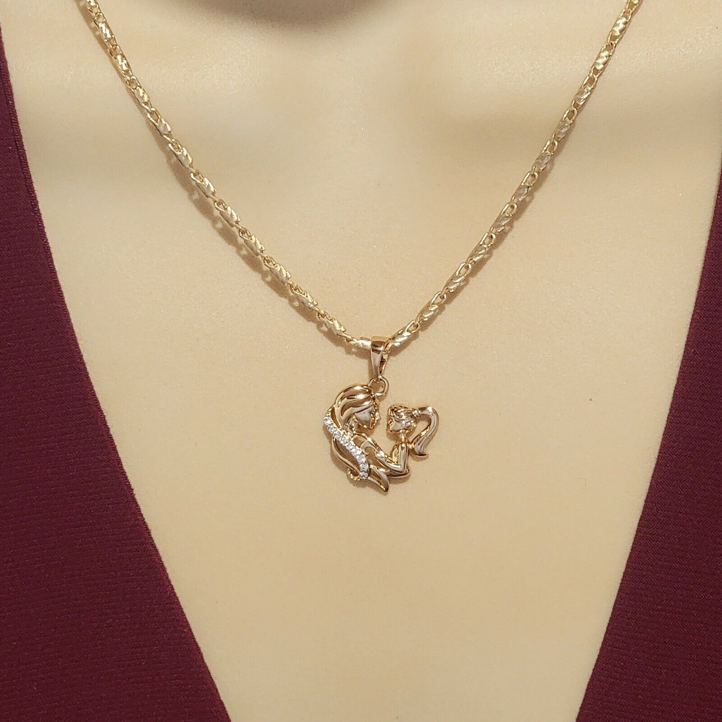 Necklaces - 18K Gold Plated. Mom & Daughter Love Heart Pendant & Chain.