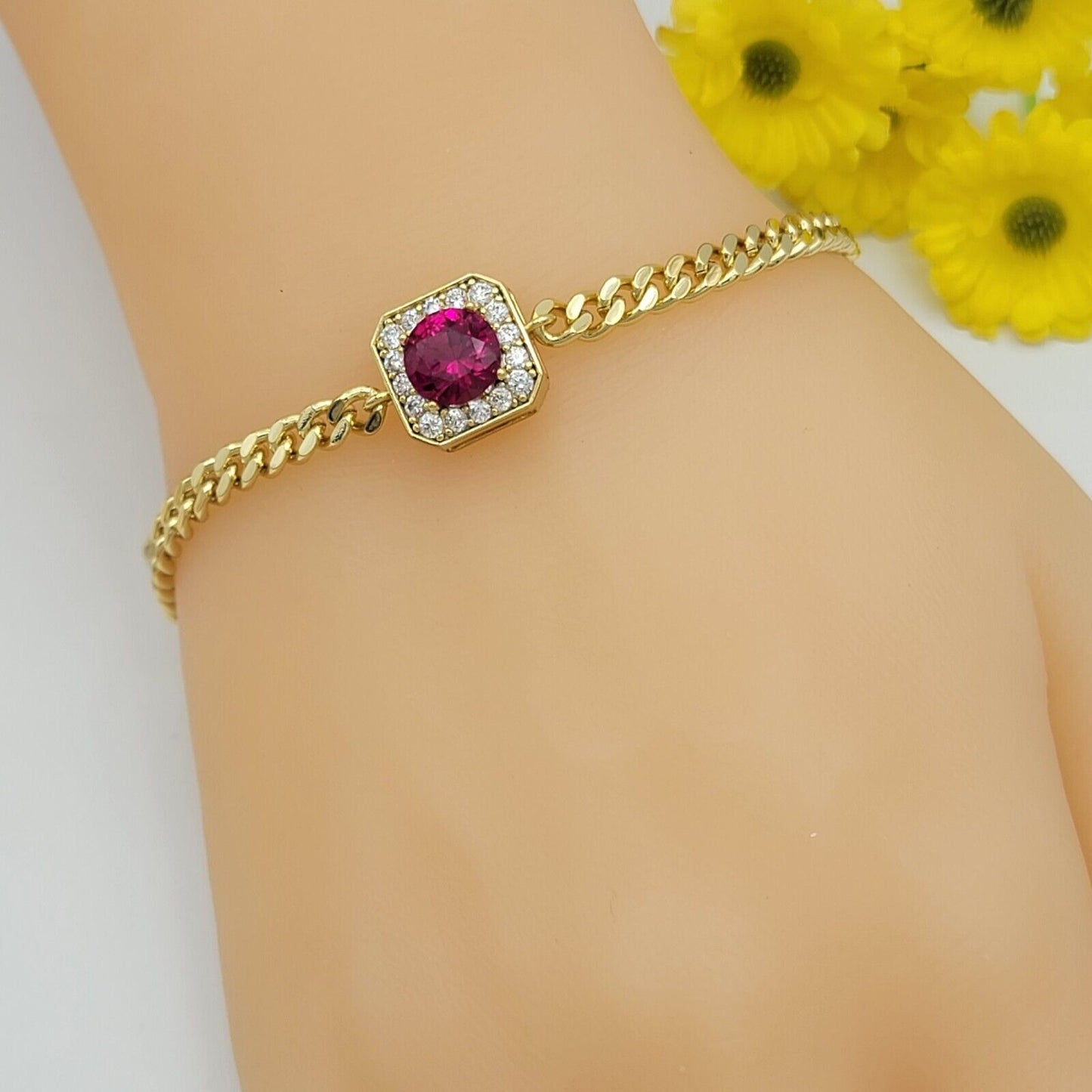 Bracelets - 14K Gold Plated. 4mm Cuban Chain Bracelet. Red Crystal. Oro Laminado