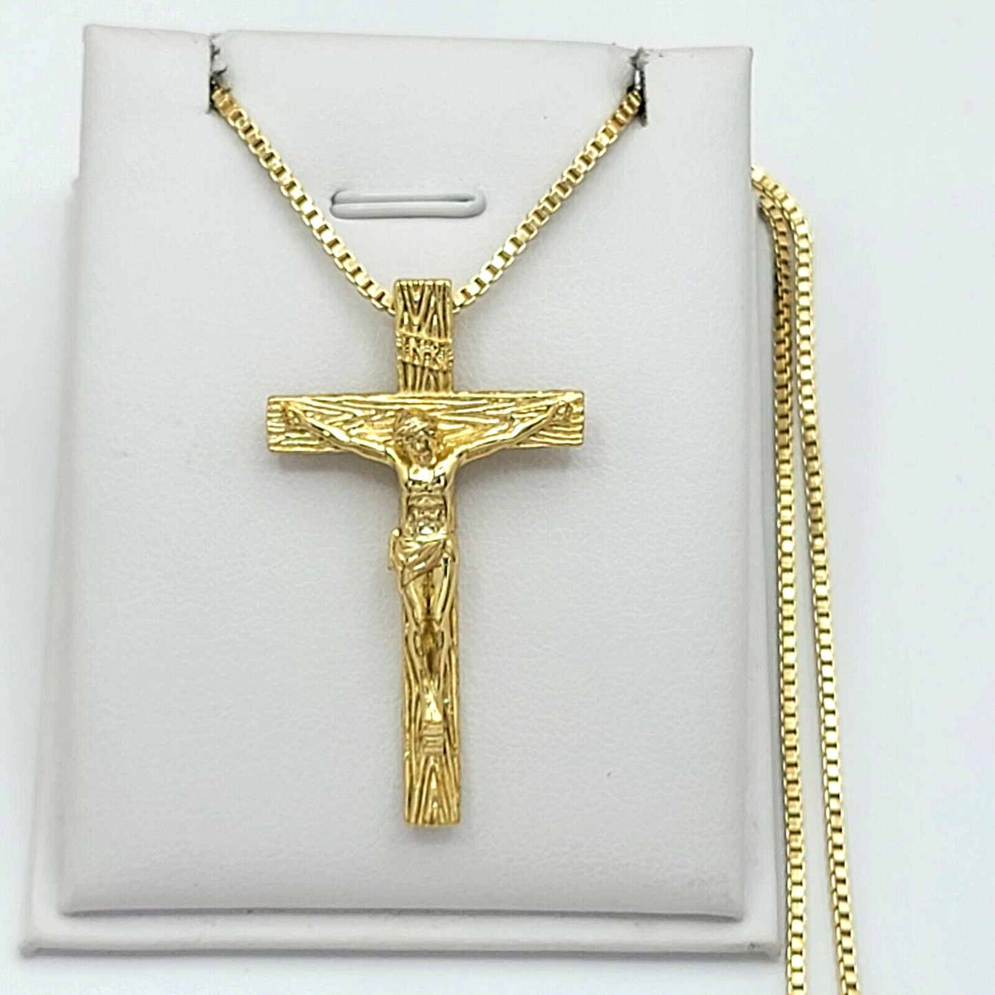 Necklaces - 14K Gold Plated. Jesus Christ Crucifix Cross Pendant & Chain.