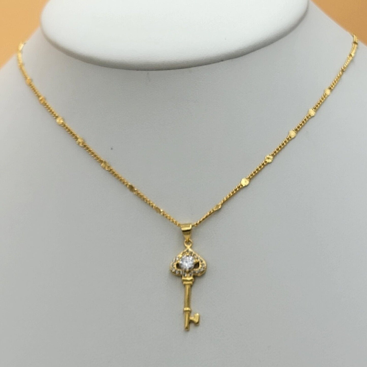 Necklaces - 24K Gold Plated. Key Pendant & Chain.