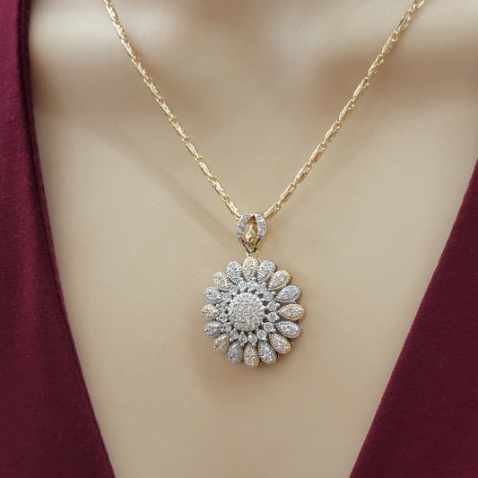 Necklaces - 18K Gold Plated. Clear Crystals Flower Pendant & Chain.