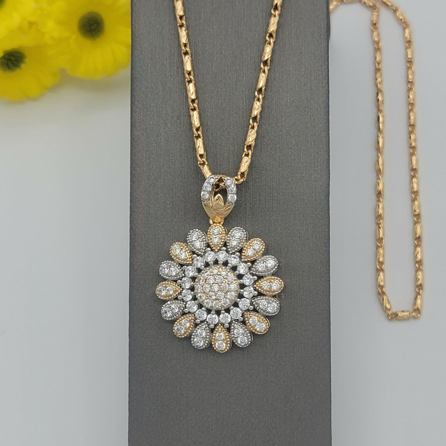 Necklaces - 18K Gold Plated. Clear Crystals Flower Pendant & Chain.