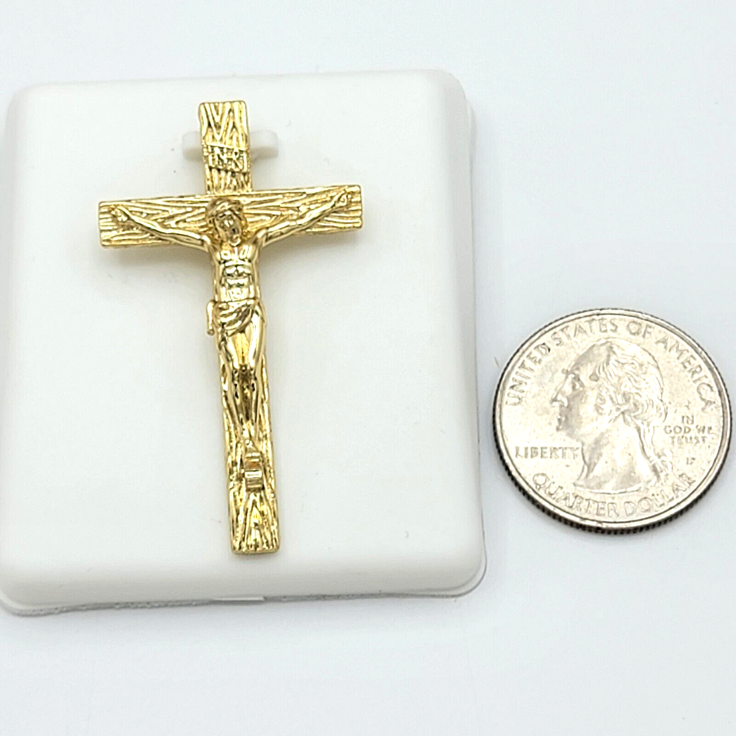 Necklaces - 14K Gold Plated. Jesus Christ Crucifix Cross Pendant & Chain.