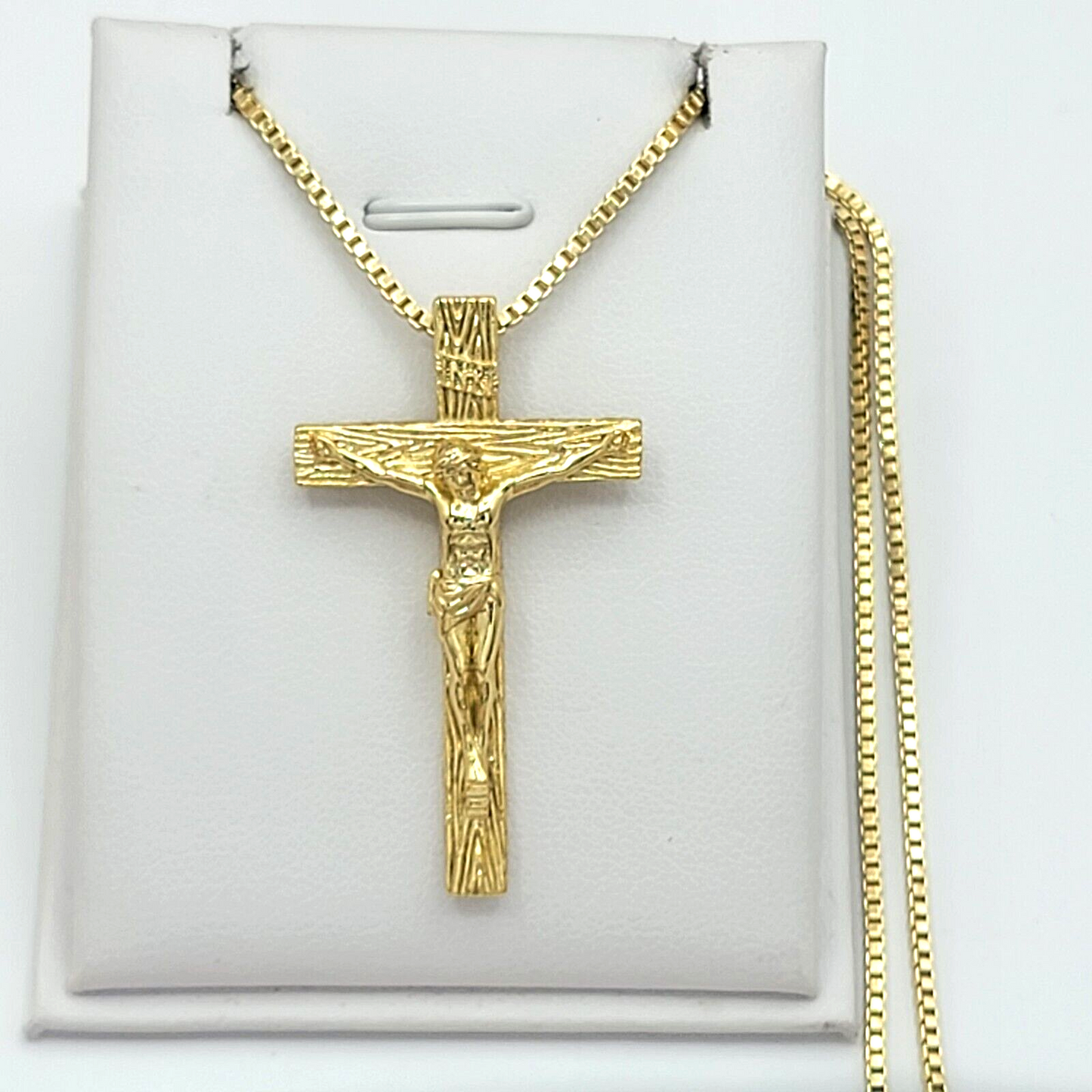 Necklaces - 14K Gold Plated. Jesus Christ Crucifix Cross Pendant & Chain.
