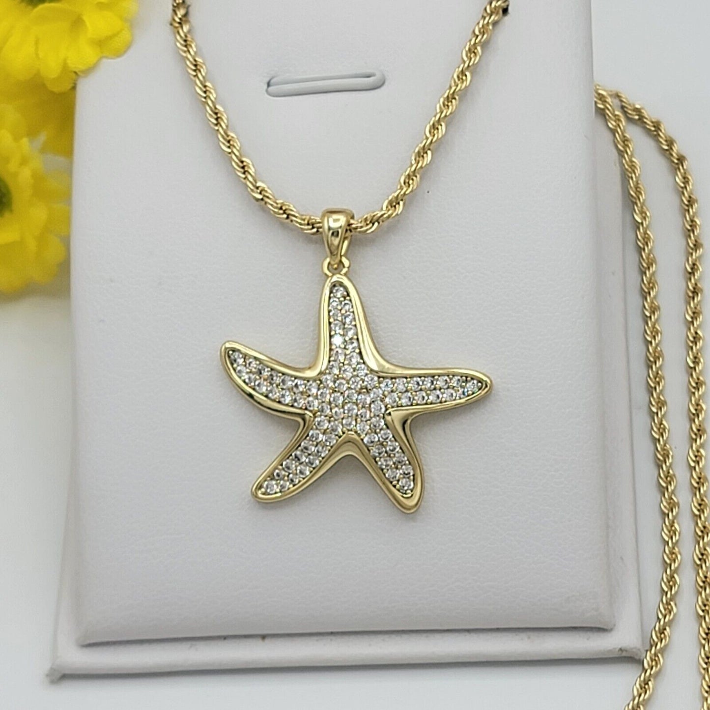 Necklaces - 14K Gold Plated. Shiny Icy Starfish Pendant & Chain.