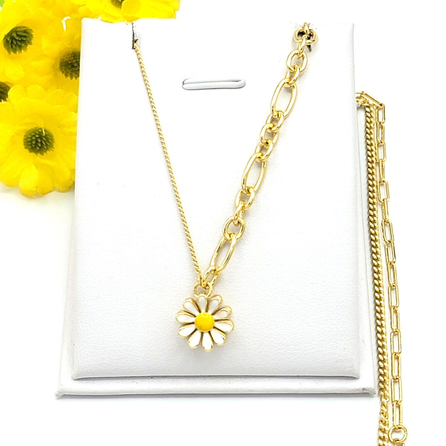Necklaces - 14K Gold Plated. White Daisy Flower Charm Pendant Fancy Chain Necklace