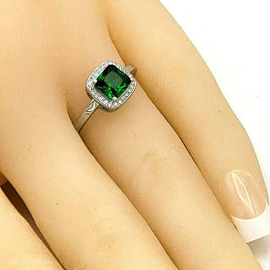 Solid 925 Sterling Silver. Princess Cut Green Cubic Zirconia Ring